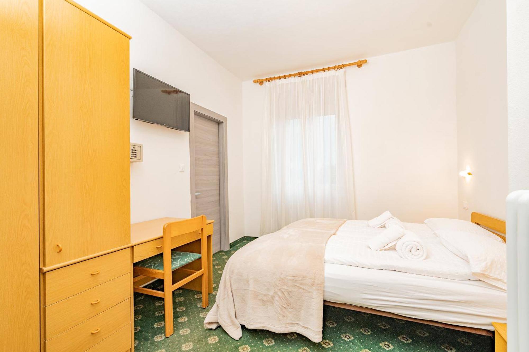 Hotel Europa โมลเวโน ภายนอก รูปภาพ