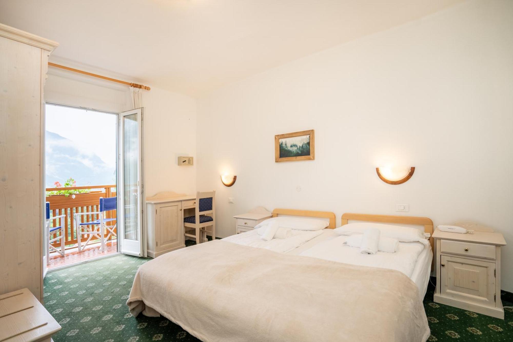 Hotel Europa โมลเวโน ภายนอก รูปภาพ