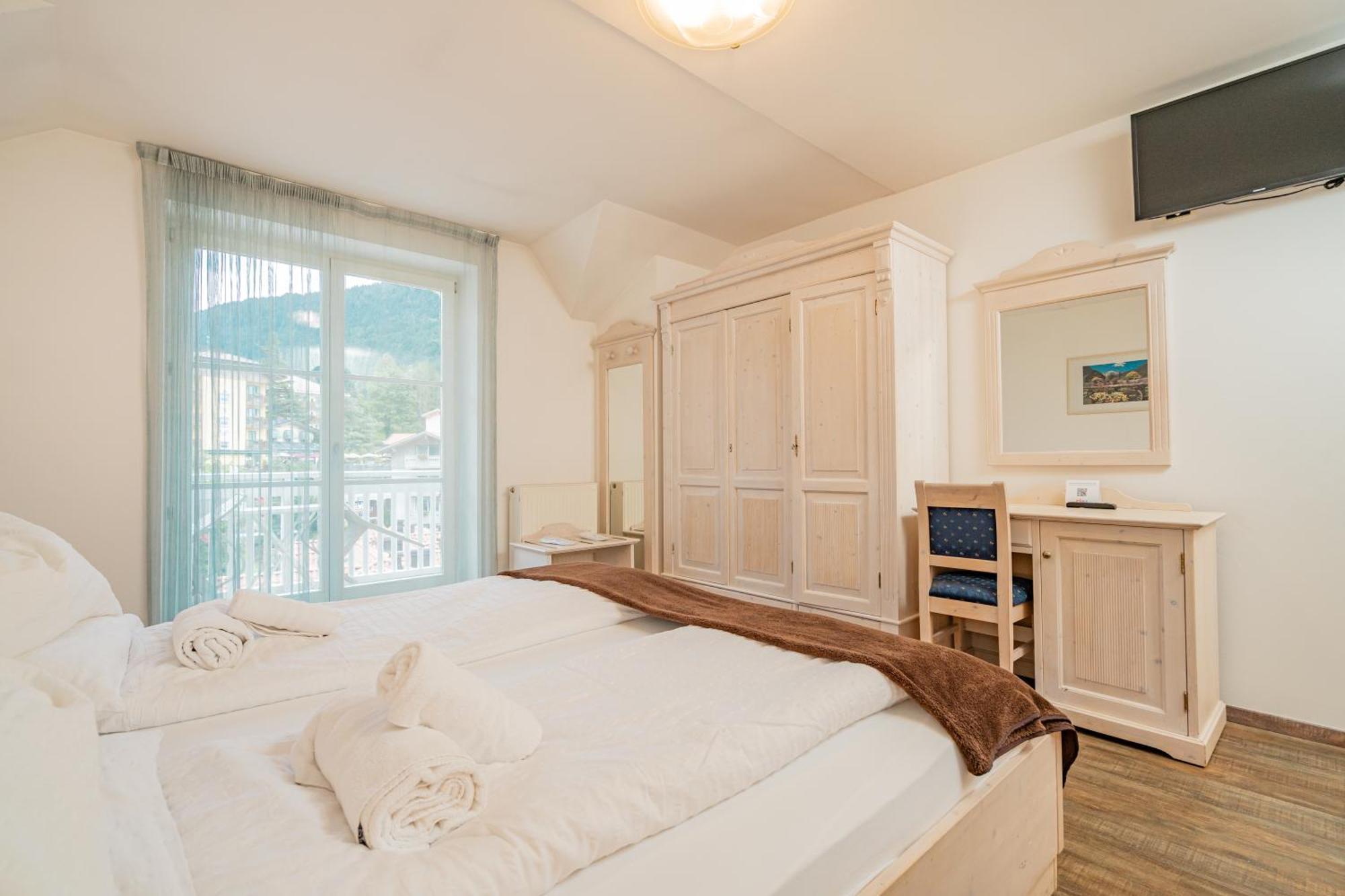 Hotel Europa โมลเวโน ภายนอก รูปภาพ