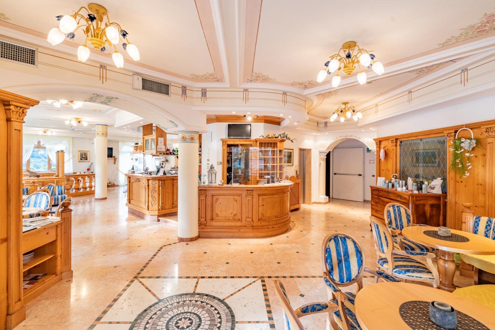 Hotel Europa โมลเวโน ภายนอก รูปภาพ